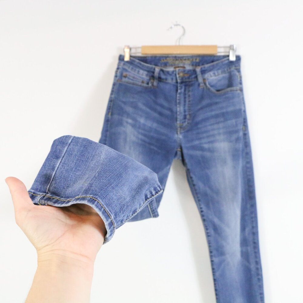 *American Eagle Outfitters Medium Wash Extreme Flex Skinny Jeans